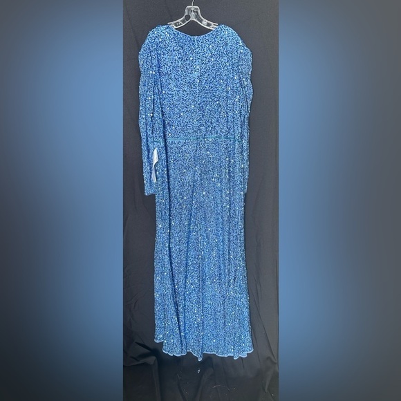 Mac Duggal 5510 NWT PUFF SHOULDER SEQUINED SURPLICE GOWN - Picture 5 of 7